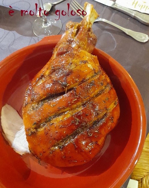Porcelet Roti Jambon de porcelet rôti laqué au miel de châtaignier, gratin de pommes ...